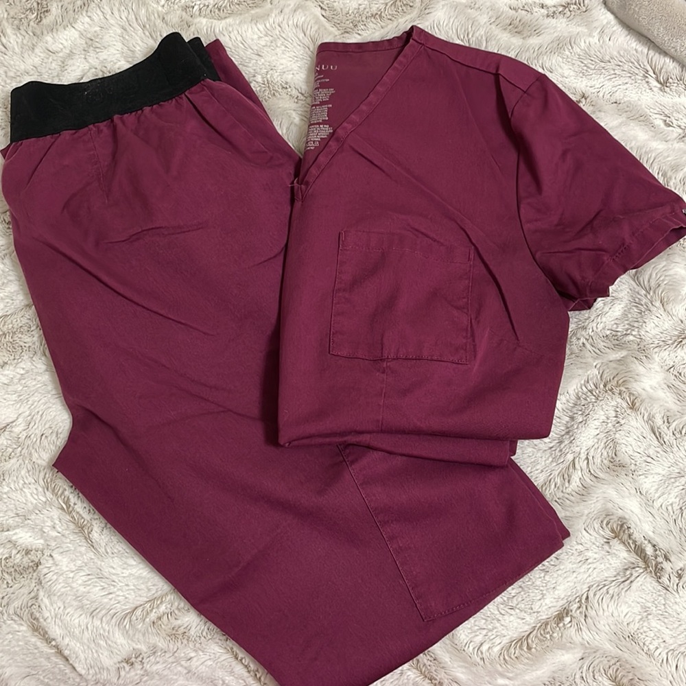 JAANUU WOMENS SCRUB TOP AND BOTTOM